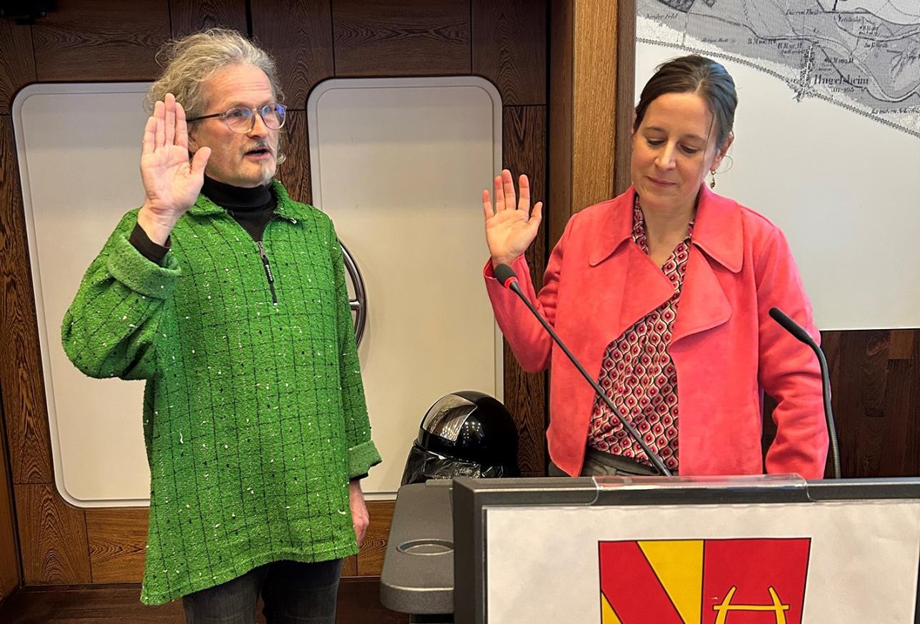 Oberbürgermeisterin Monika Müller verpflichtete Manuel Hummel am 20.02.2025 als Stadtrat. 
