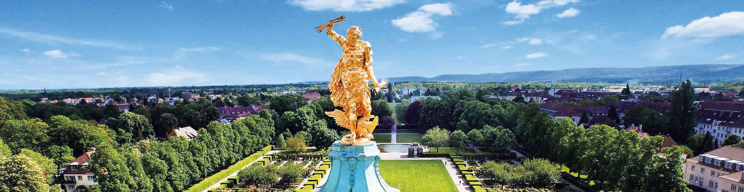 Goldener Mann auf dem Schloss