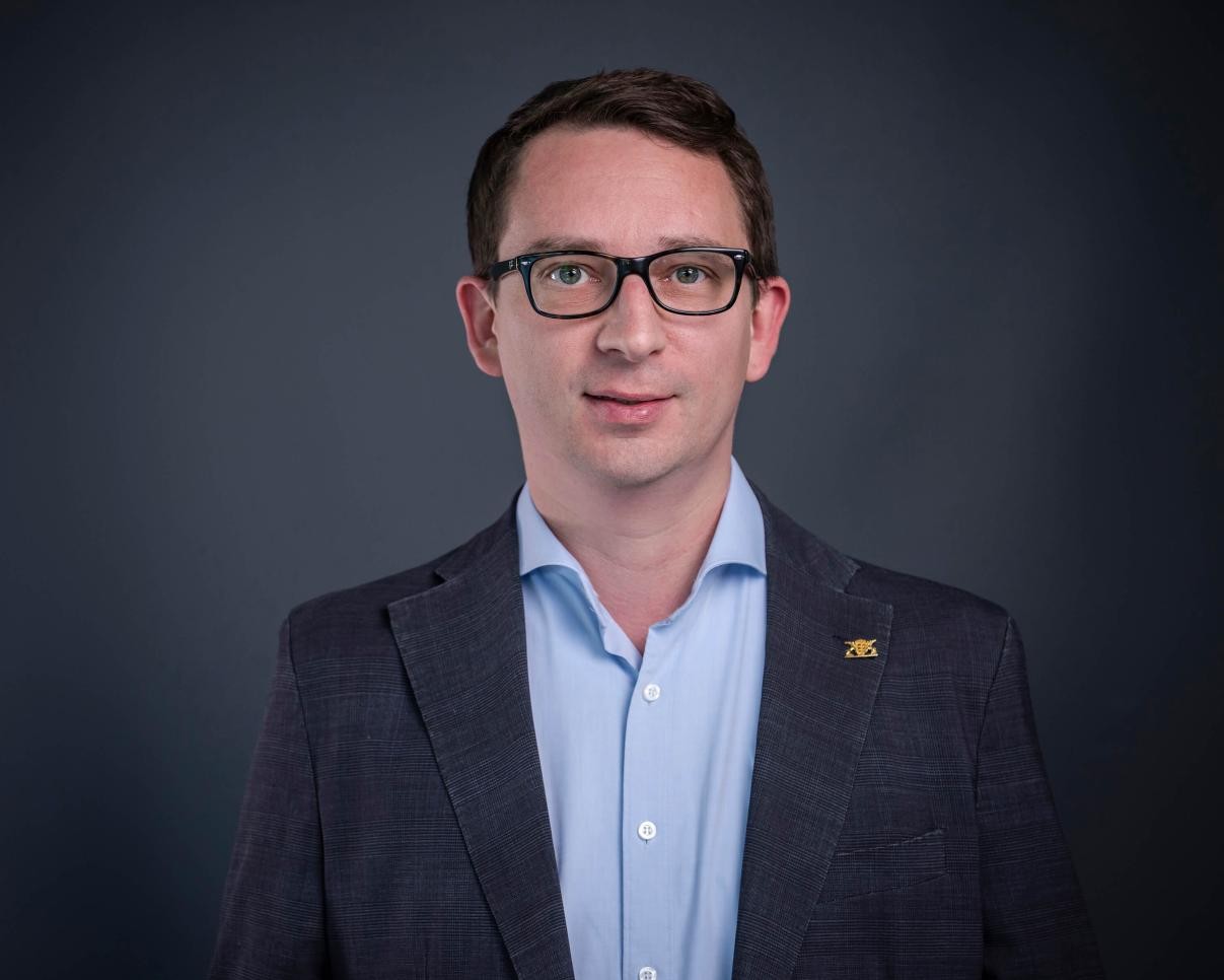 Photo portrait Jonas Weber, président du groupe parlementaire SPD (MdL)