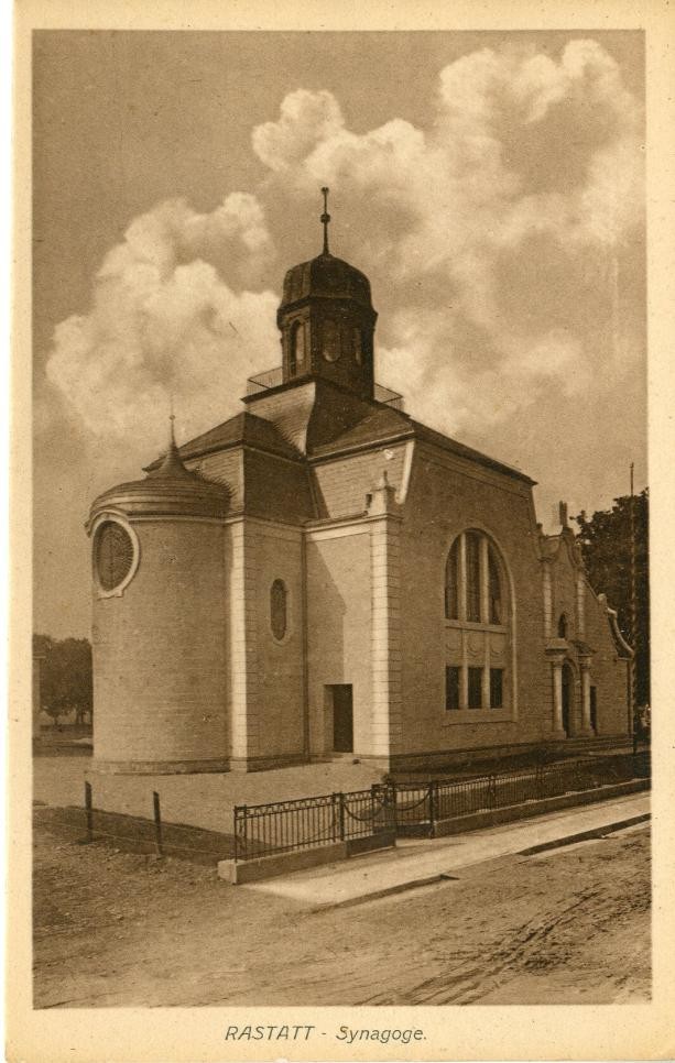 Old photo of the synagogue