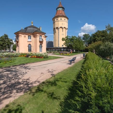 Pagodenpavillon und Wasserturm in Rastatt