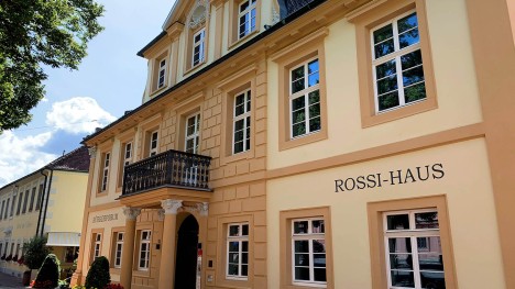 Accessible aux personnes handicapées : Maison Rossi à Rastatt (lien vers Lieux accessibles)