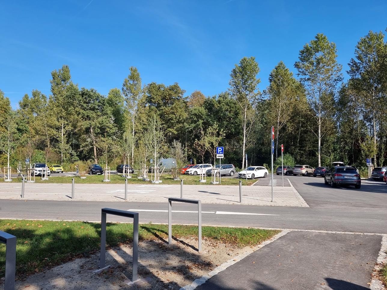 Parking spaces on the Rhine promenade