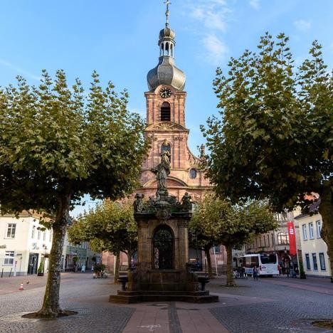 Itinéraire historique Station 7 : Fontaine de Jean-Népomucène sur la place du marché à Rastatt