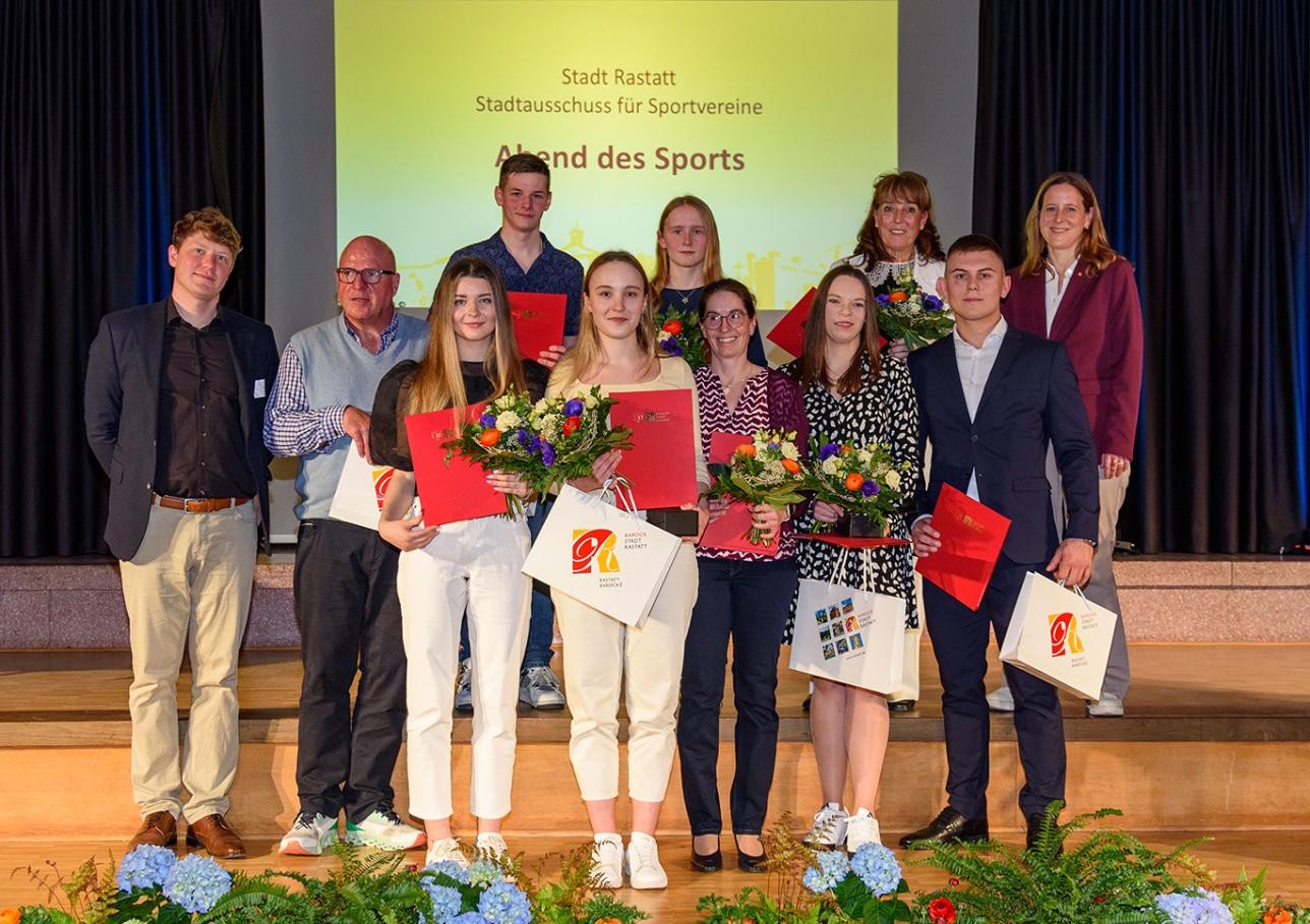 Group photo evening of sport with Mayor Müller and Mayor Tilebein