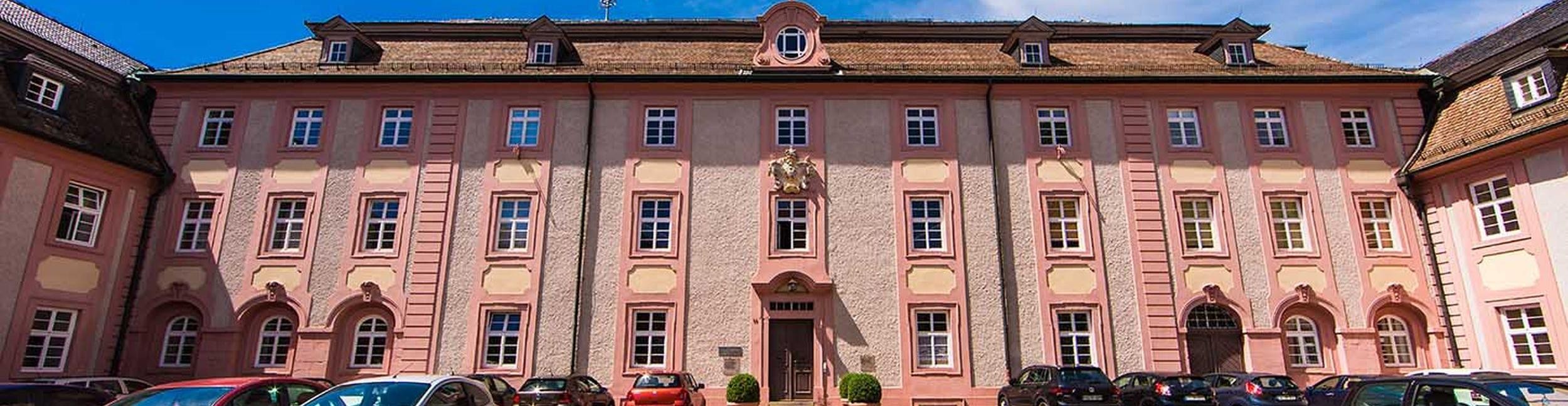 Ludwig-Wilhelm-Gymnasium, Außenansicht.