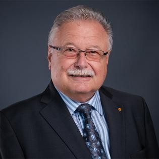 Portrait photo Herbert Köllner, Chairman of the Free Voters Group, Rastatt Municipal Council