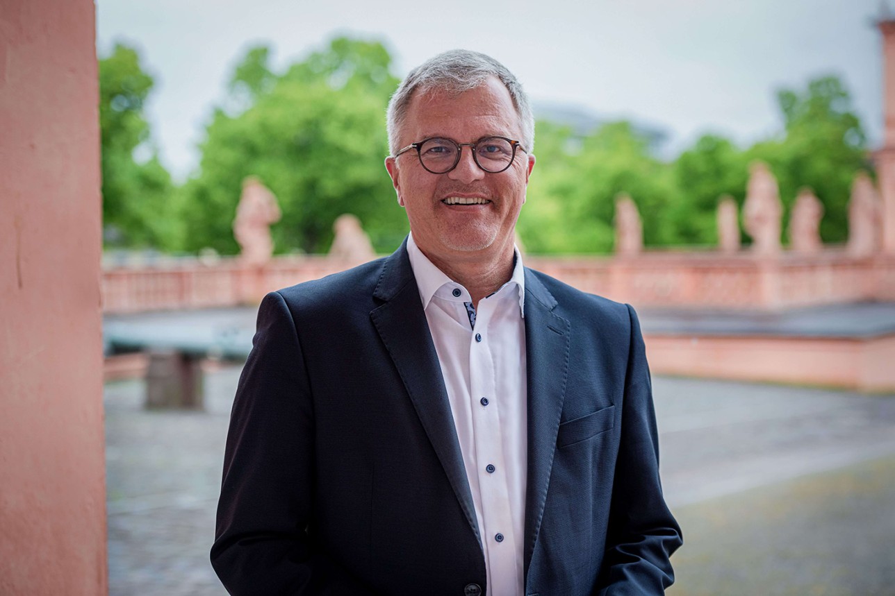 Porträtfoto Oberbürgermeister Hans Jürgen Pütsch