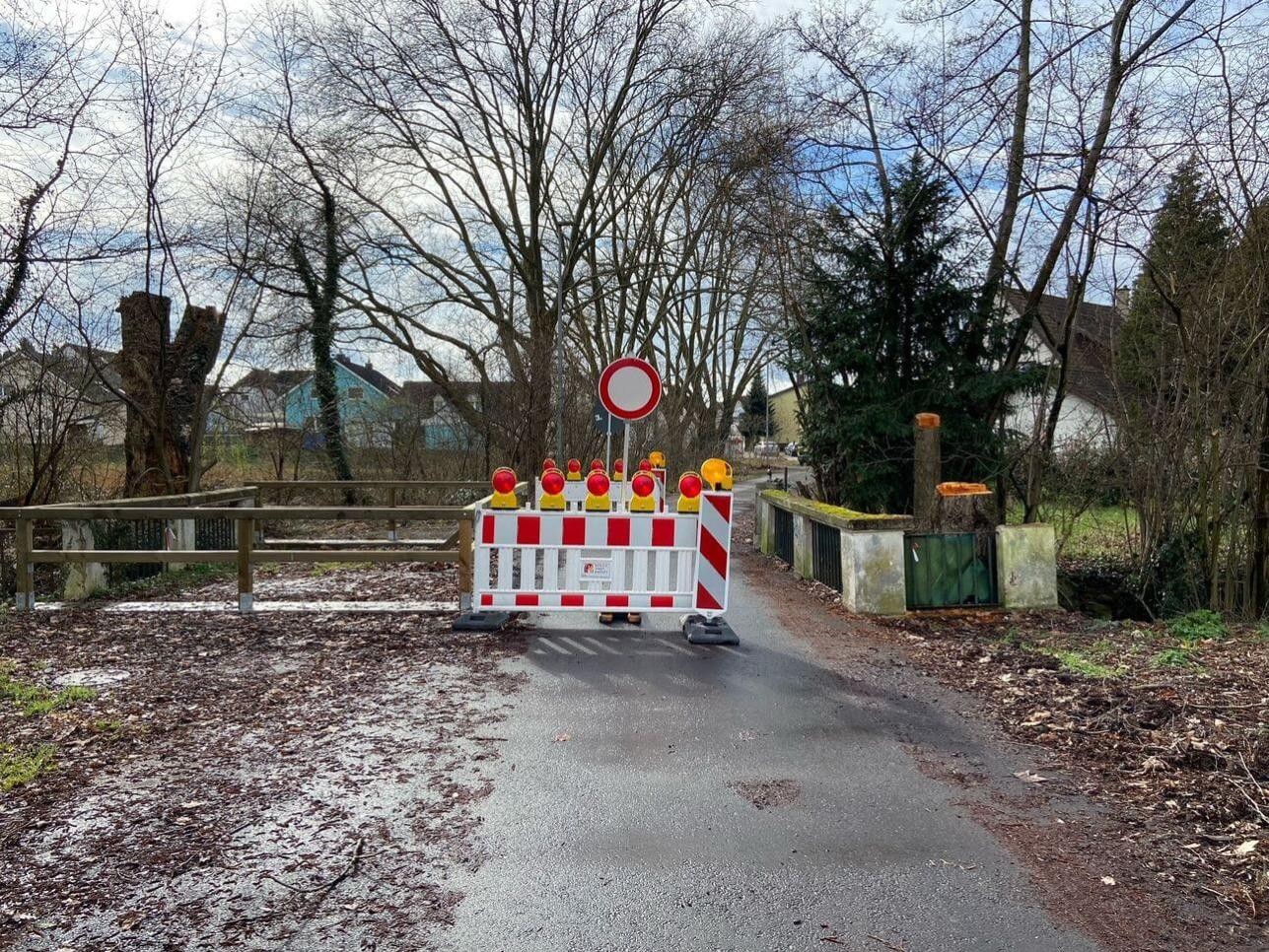 Die Brücke über den Gewerbekanal in Niederbühl