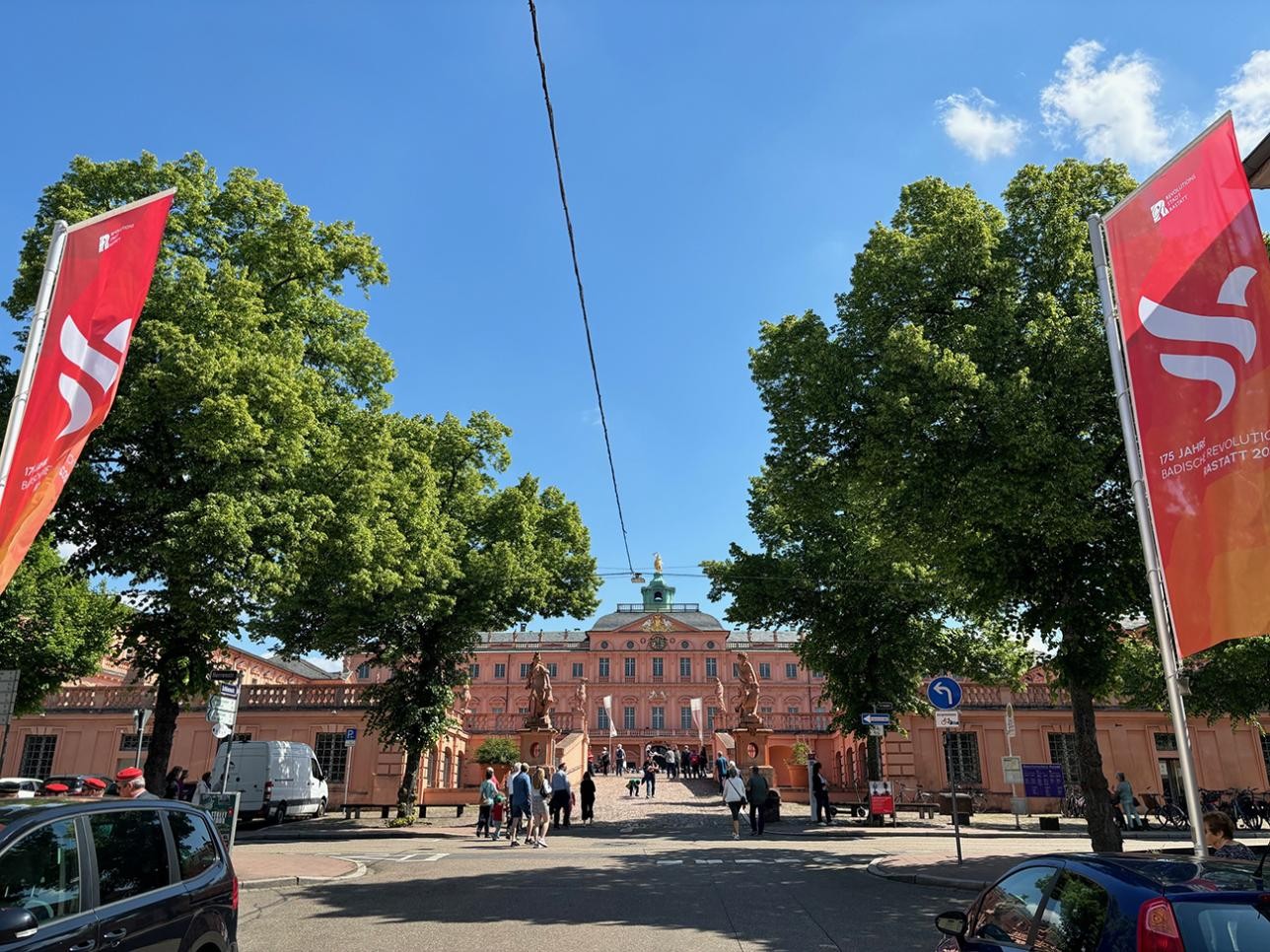 Le château de Rastatt. Vue sur le château depuis la Schlossstraße