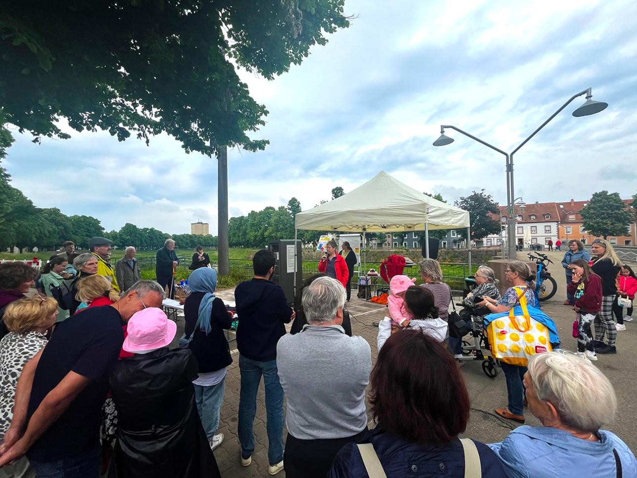 Discours de Martina Becka de la ville de Rastatt sur le concept de l'armoire à livres