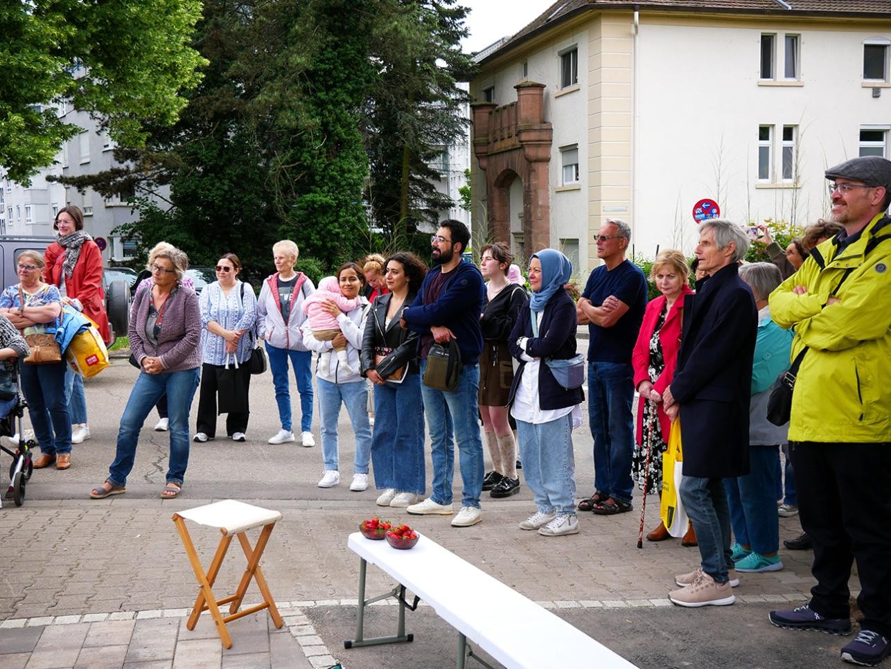 Audience at the opening of the open bookcase