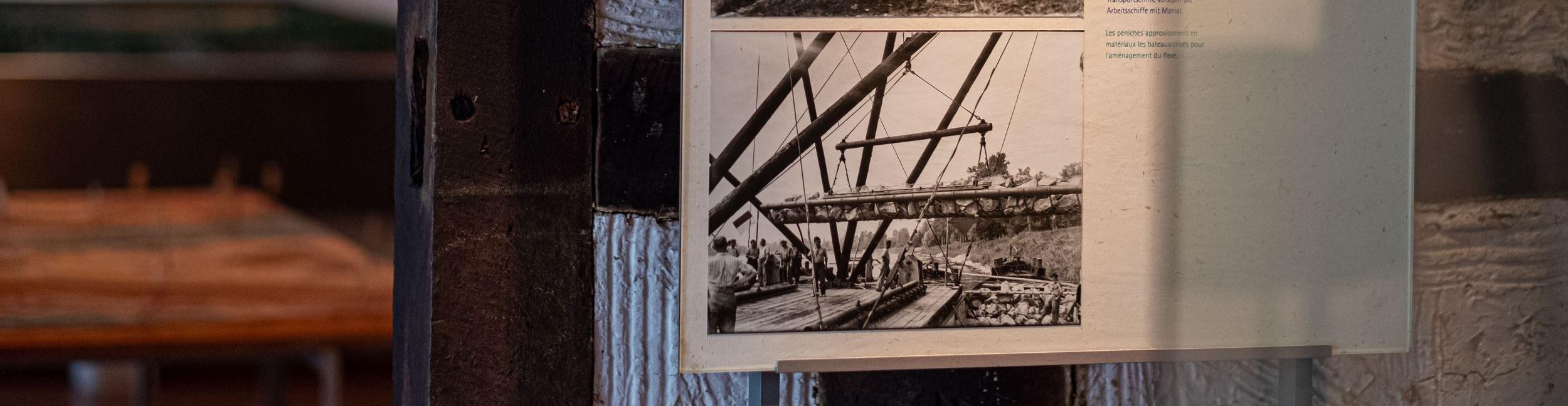 Hart war das Leben am Rhein in früheren Zeiten, Foto: Oliver Hurst Ausstellungstafel im Riedmuseum Rastatt