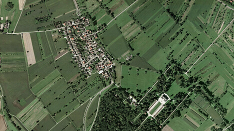 Luftbildaufnahme von Rastatt-Förch mit Feldern und Häusern